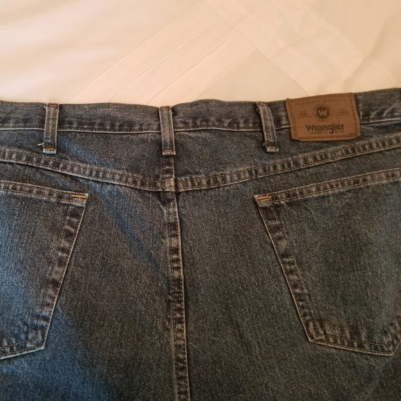Wrangler Relaxed Fit JEANS size 44x32 - Picture 4 of 6